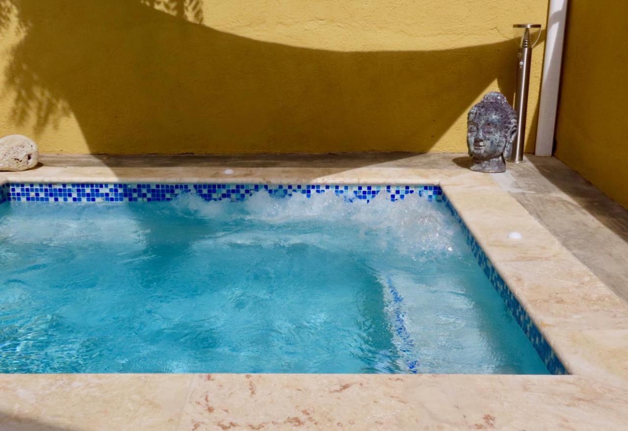 Historic Building The Palm Backyard Studio-Apartment Willemstad, Curacao Feel Home Away From Home Экстерьер фото