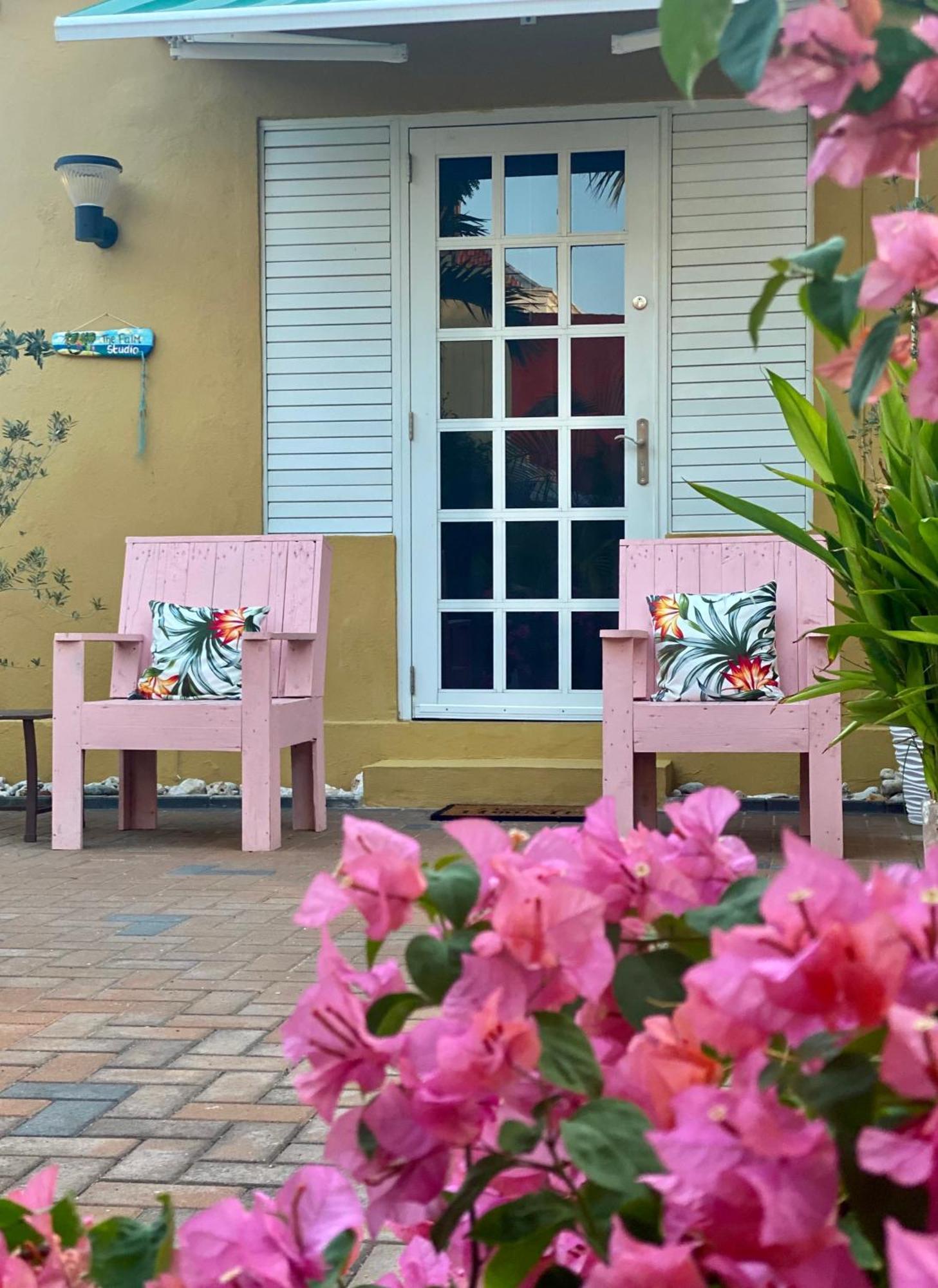 Historic Building The Palm Backyard Studio-Apartment Willemstad, Curacao Feel Home Away From Home Экстерьер фото